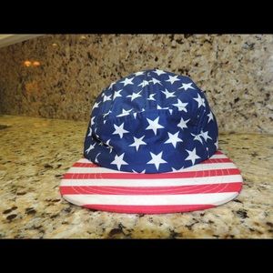 Bundle 2 hats! Great condition!